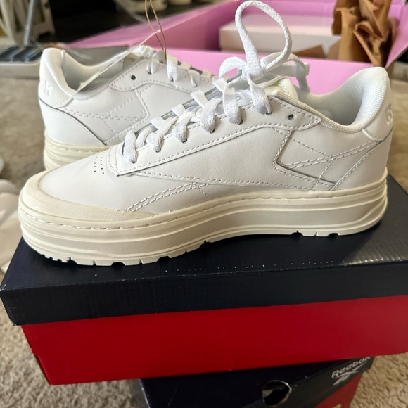 Woman's Shoes Reebok Lifestyle Women's Club C Double Geo - Picture 1 of 3